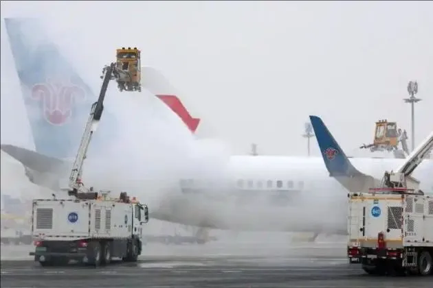 Airport Runway Deicer