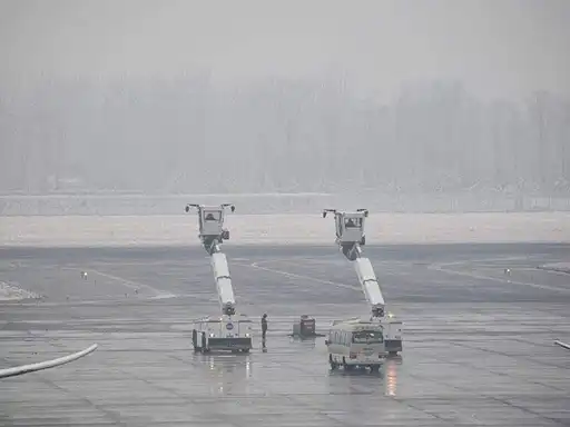 deicing solid potassium acetate 