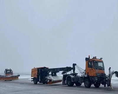 Runway / Taxiway De-icing Runway / Taxiway De-icing
