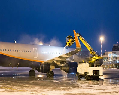 Airport runway solid potassium acetate