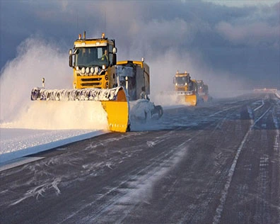 Deicing solid potassium acetate