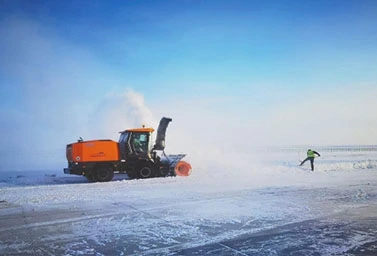 Runway snow melting for aircraft