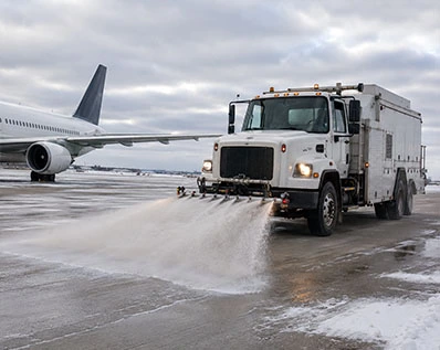 Deicing liquid potassium acetate