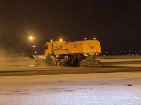 Deicing liquid potassium acetate