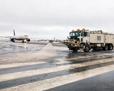 Deicing solid potassium acetate 