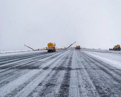 Deicing liquid potassium acetate