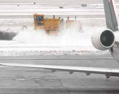 Airport Runway Solid Potassium Acetate for Safe Winter Flight Operations