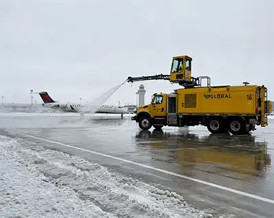 Airport Runway Solid Potassium Acetate Improves Winter Safety Management