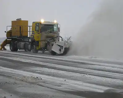 Can Potassium Acetate Snow Melting Liquid be Used Safely on Concrete and Asphalt?