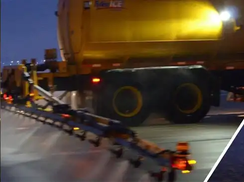 Deicing Solid Potassium Acetate for Pedestrian and Sensitive Areas