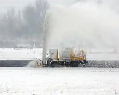 How to Choose Potassium Acetate Deicing Liquid for Airport Ground Support Equipment