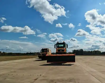 How to Use Solid Potassium Acetate for Large-Scale Snow Removal?